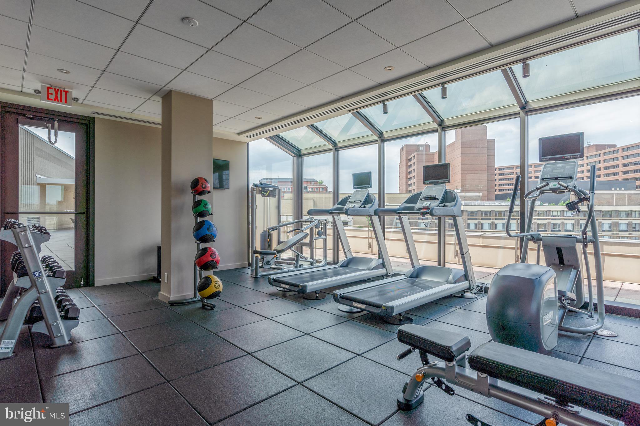 2700 Calvert STREET NW Unit: 716