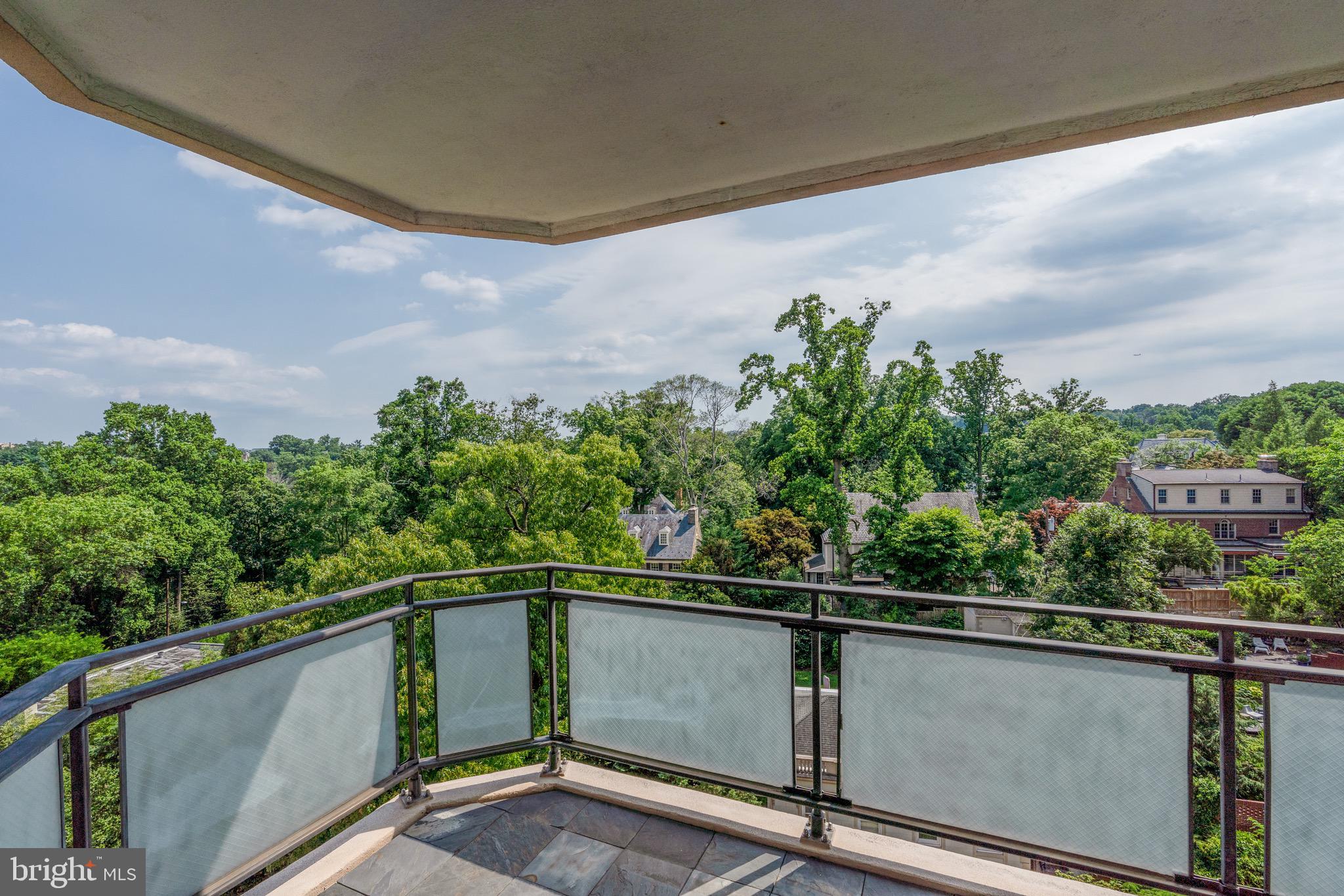 2700 Calvert STREET NW Unit: 716