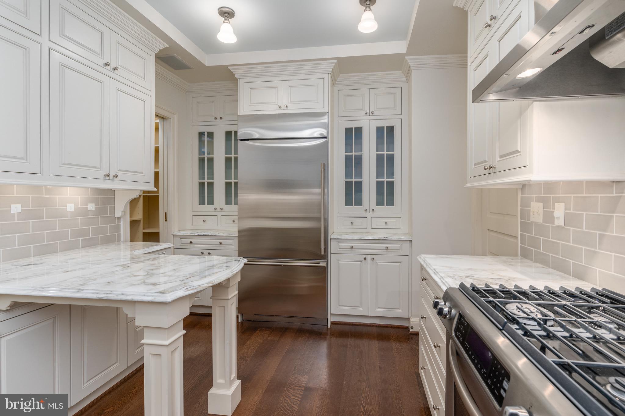 2700 Calvert STREET NW Unit: 716