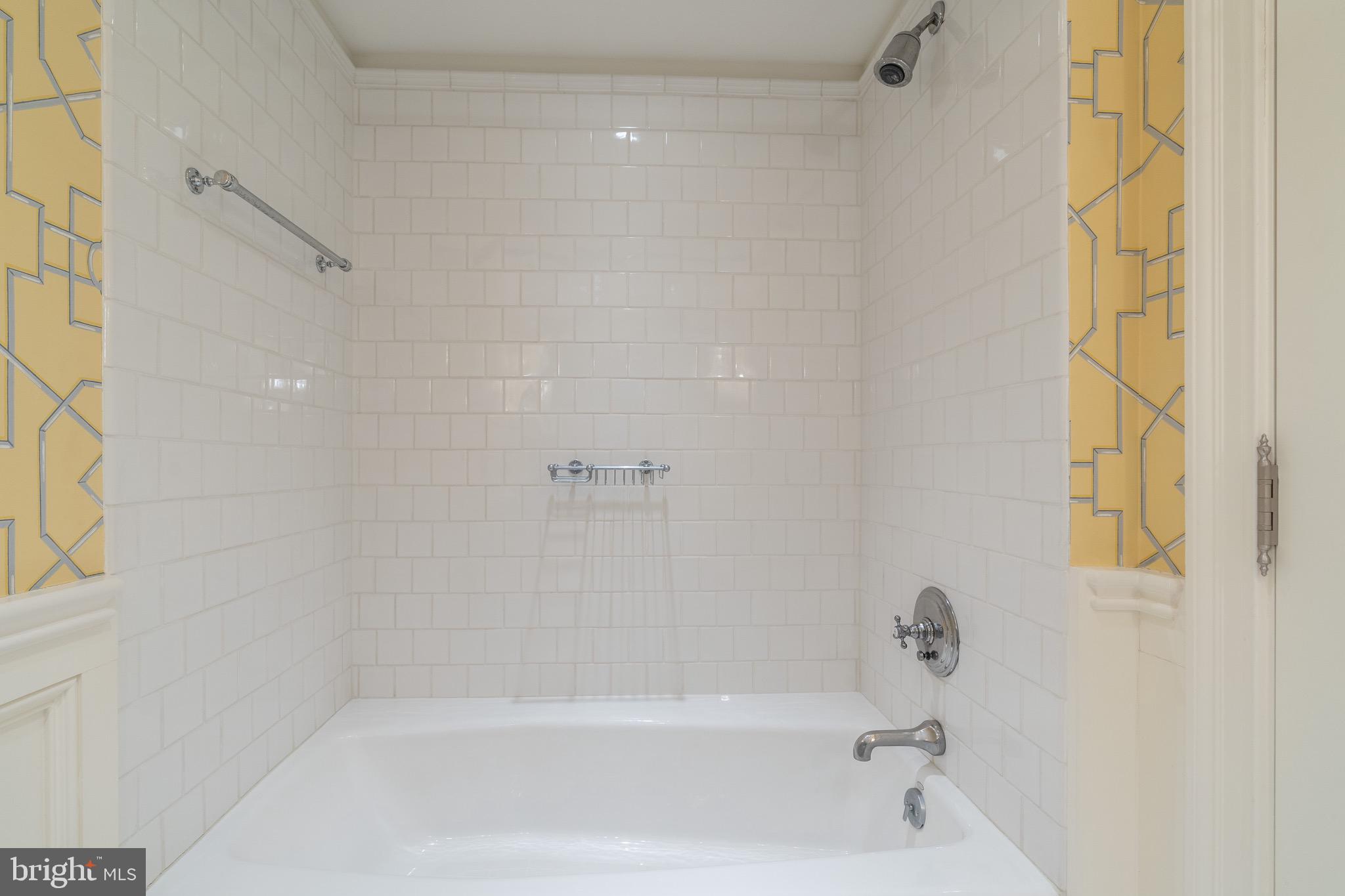 2700 Calvert STREET NW Unit: 716