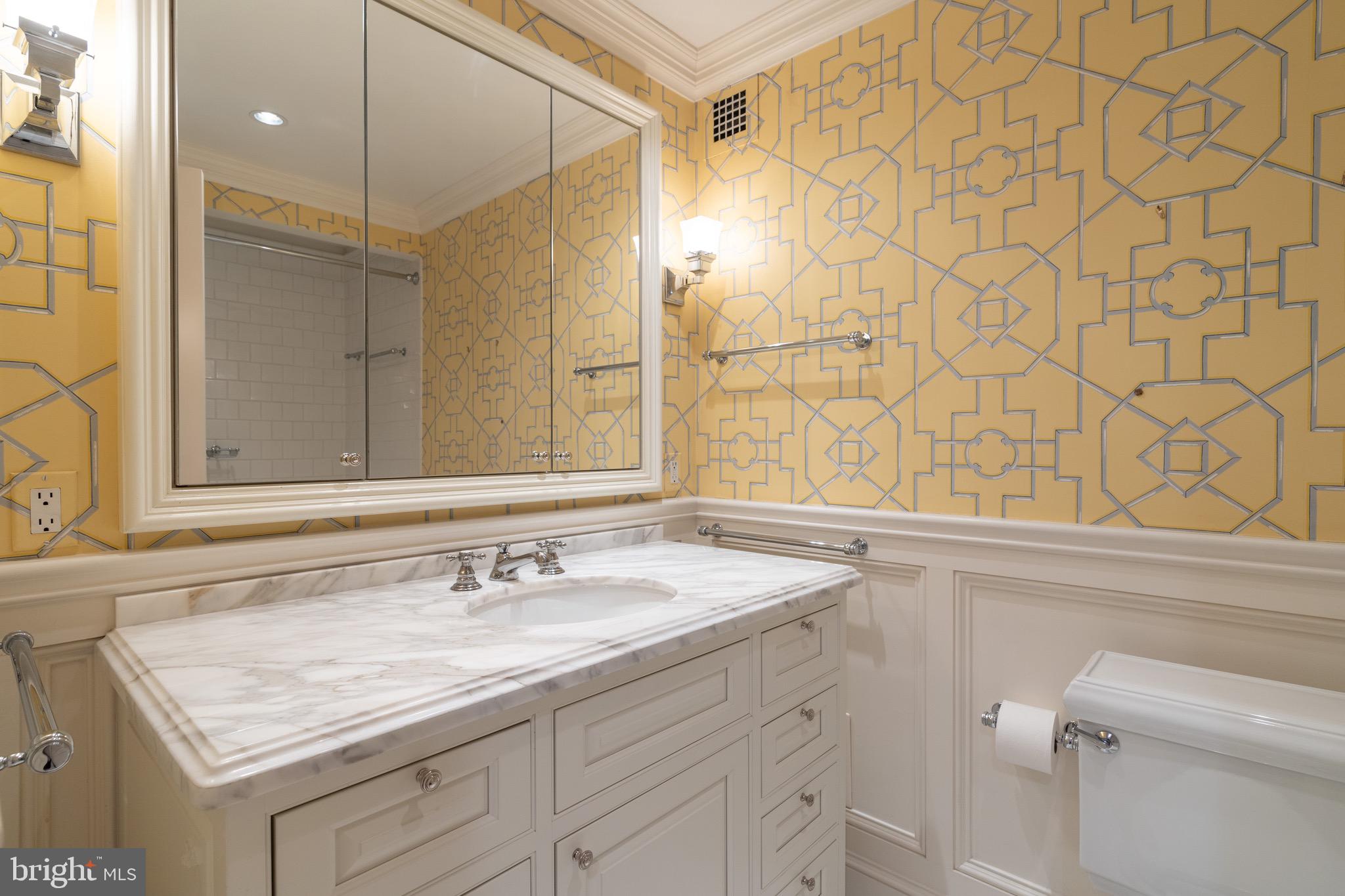 2700 Calvert STREET NW Unit: 716