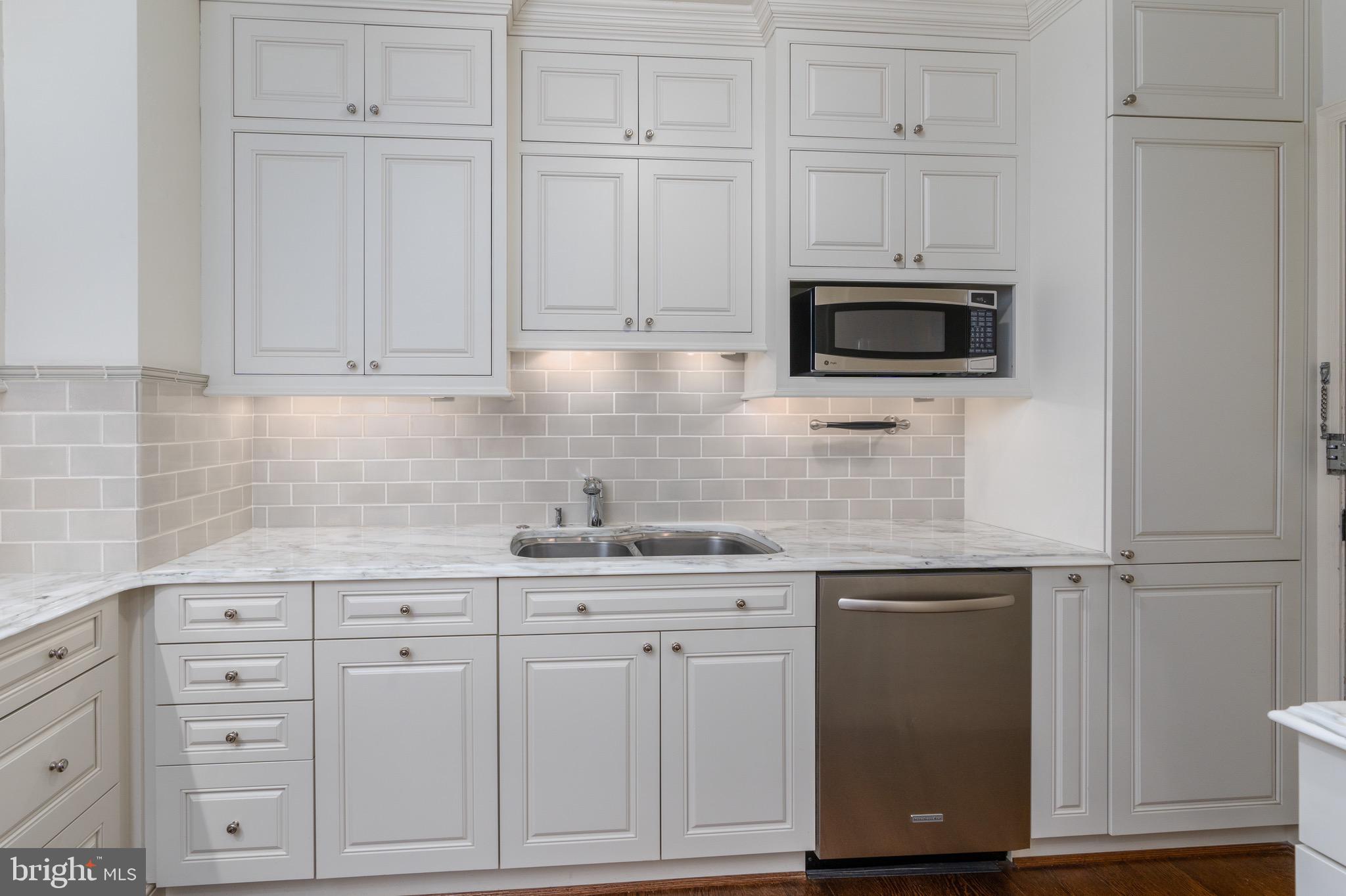 2700 Calvert STREET NW Unit: 716