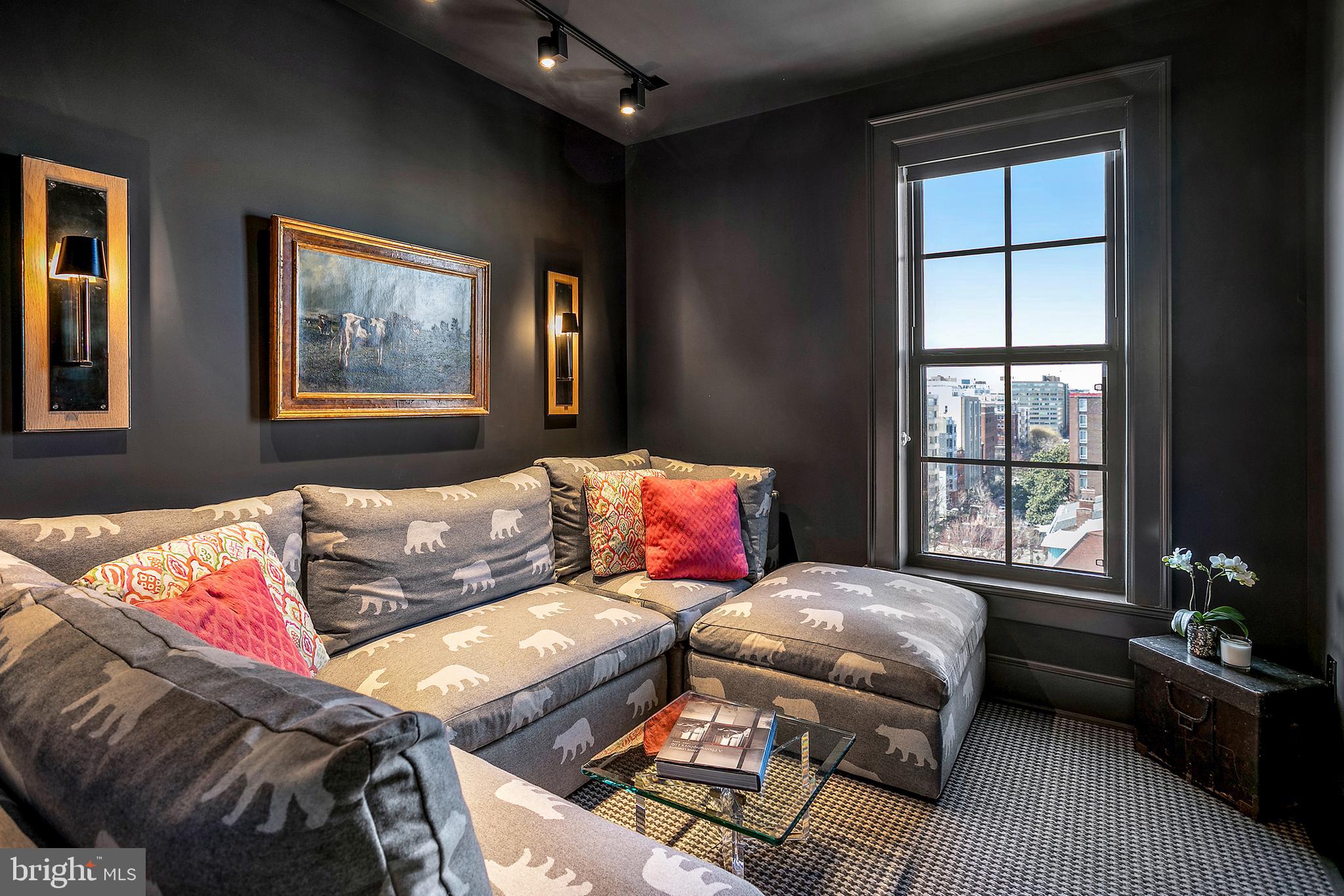 1011 M St NW #902