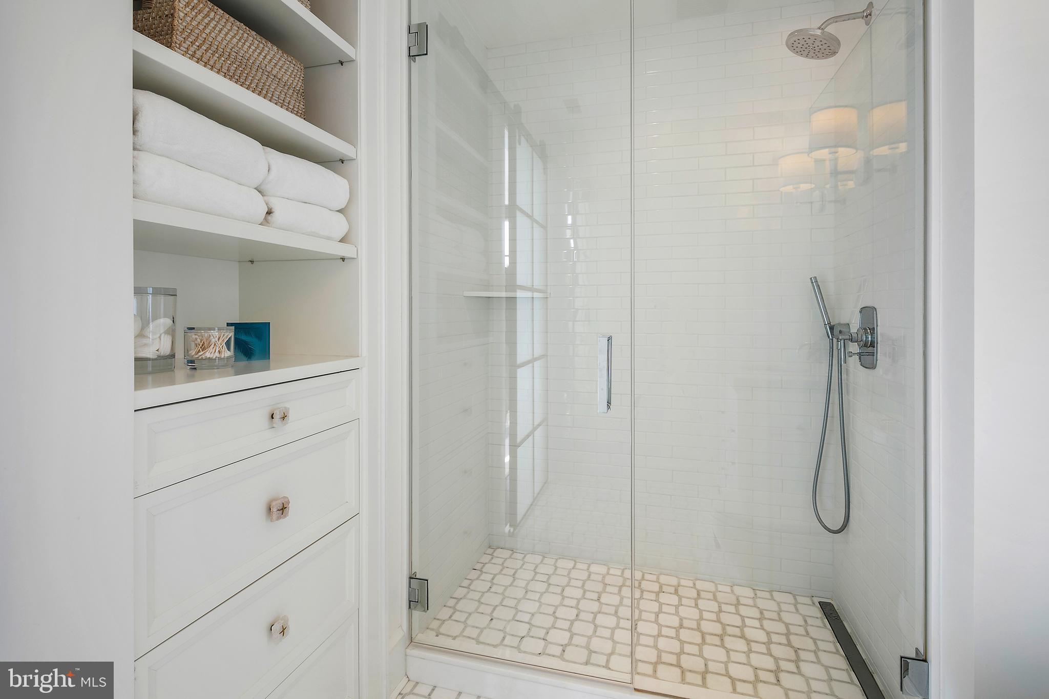 1011 M St NW #902