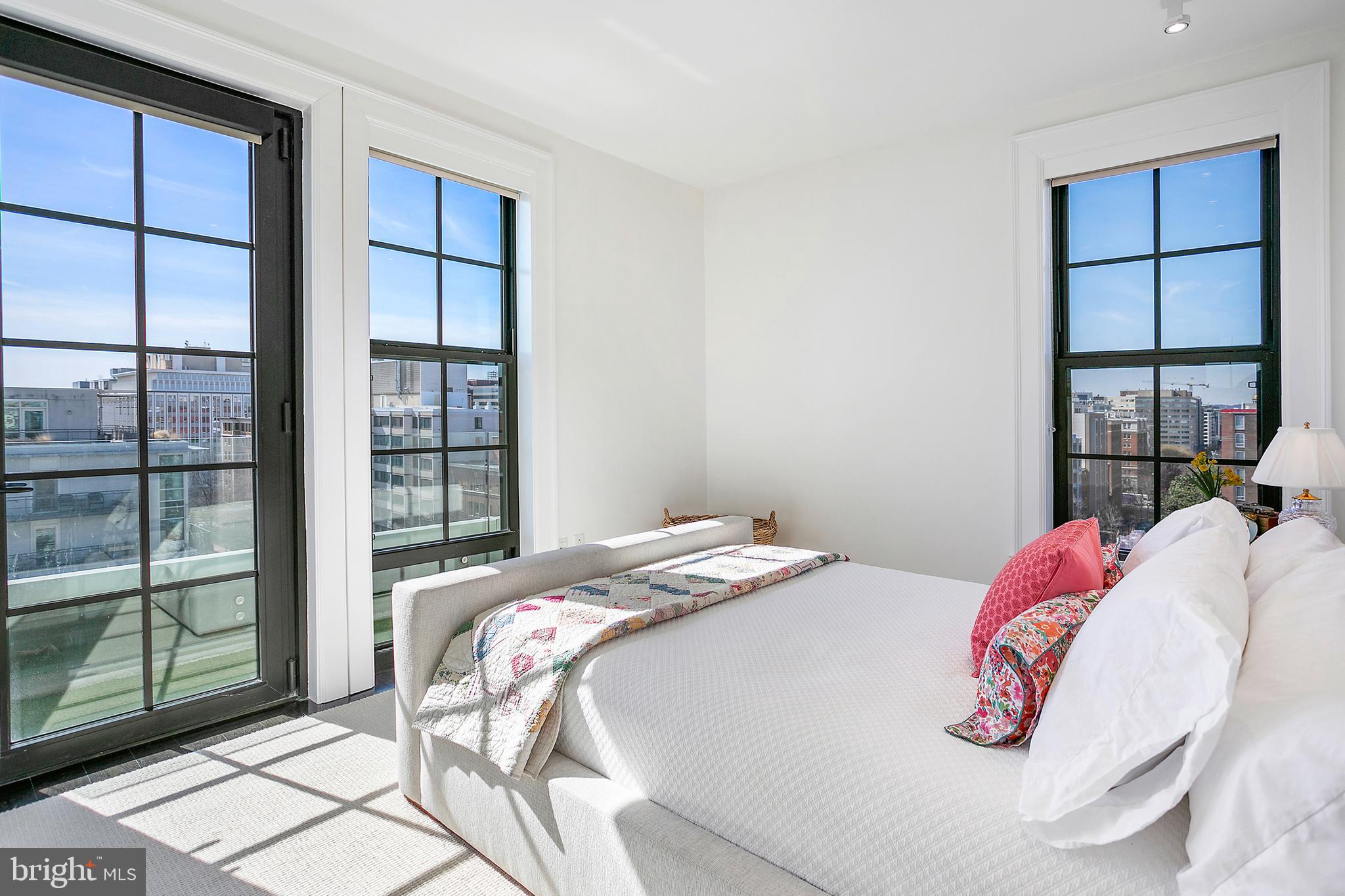 1011 M St NW #902