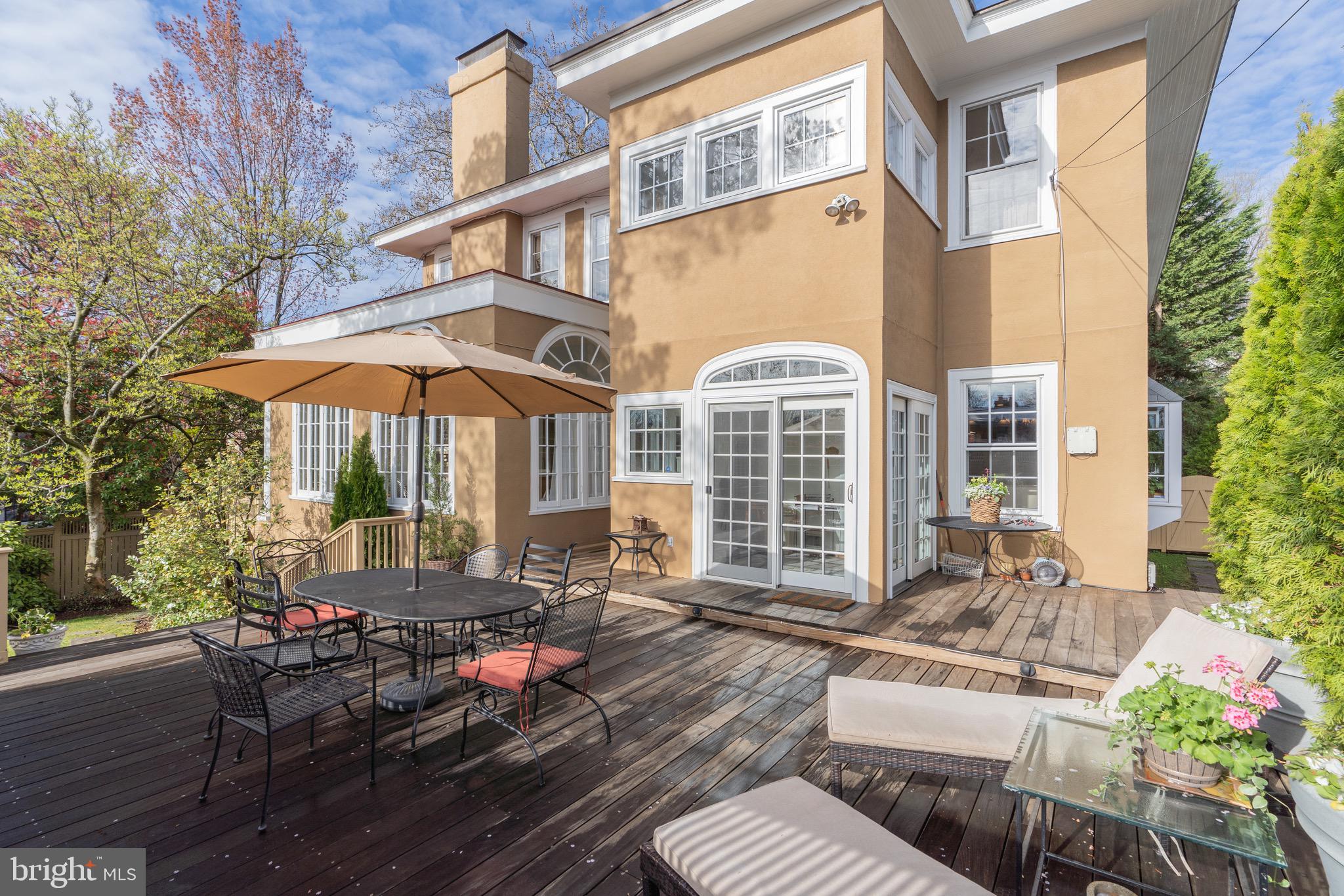 3615 Davis St NW