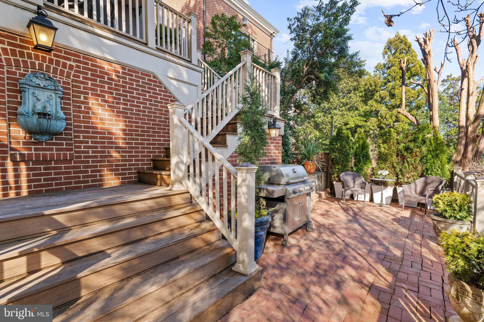 3032 N St NW