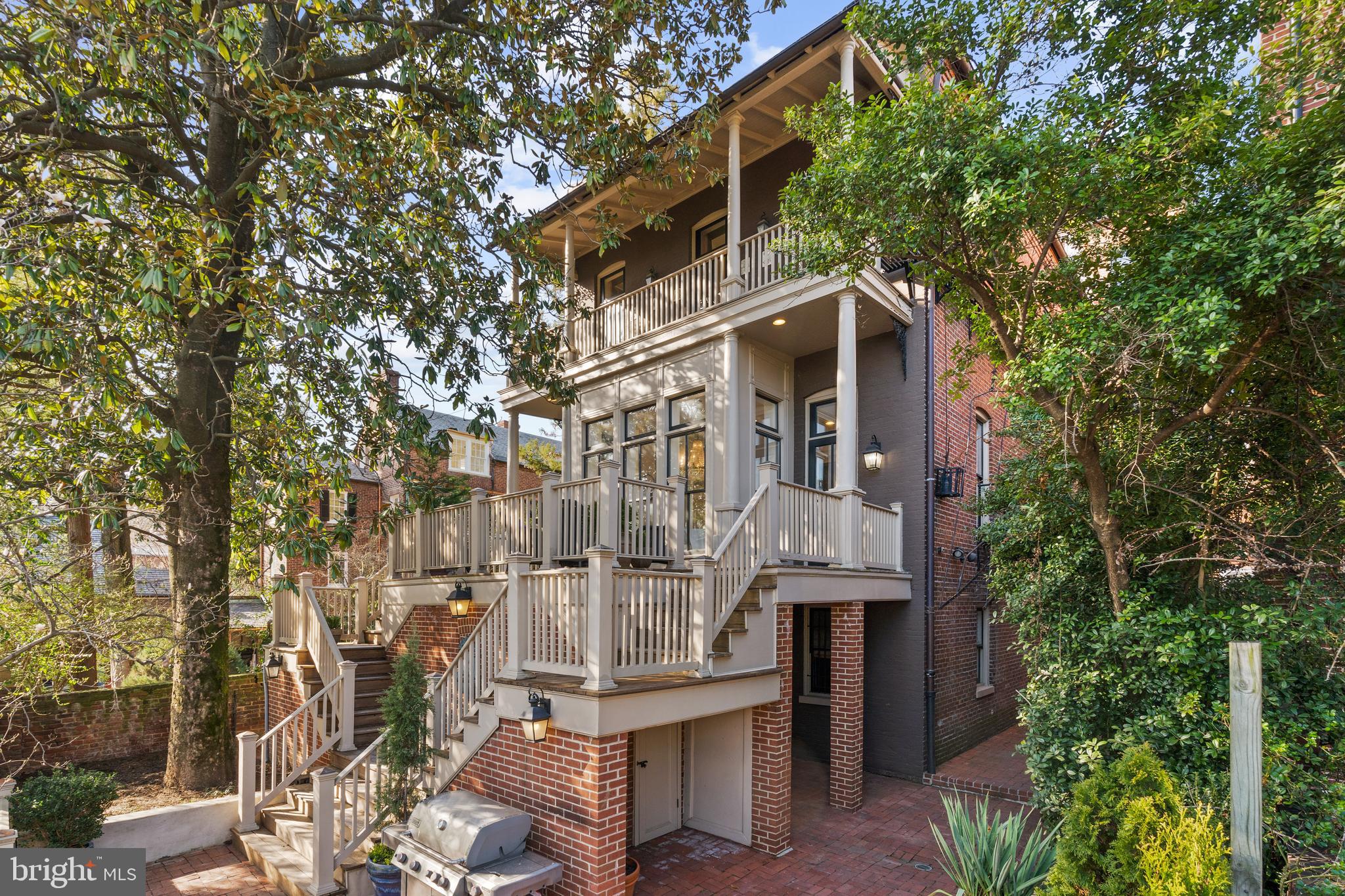 3032 N St NW
