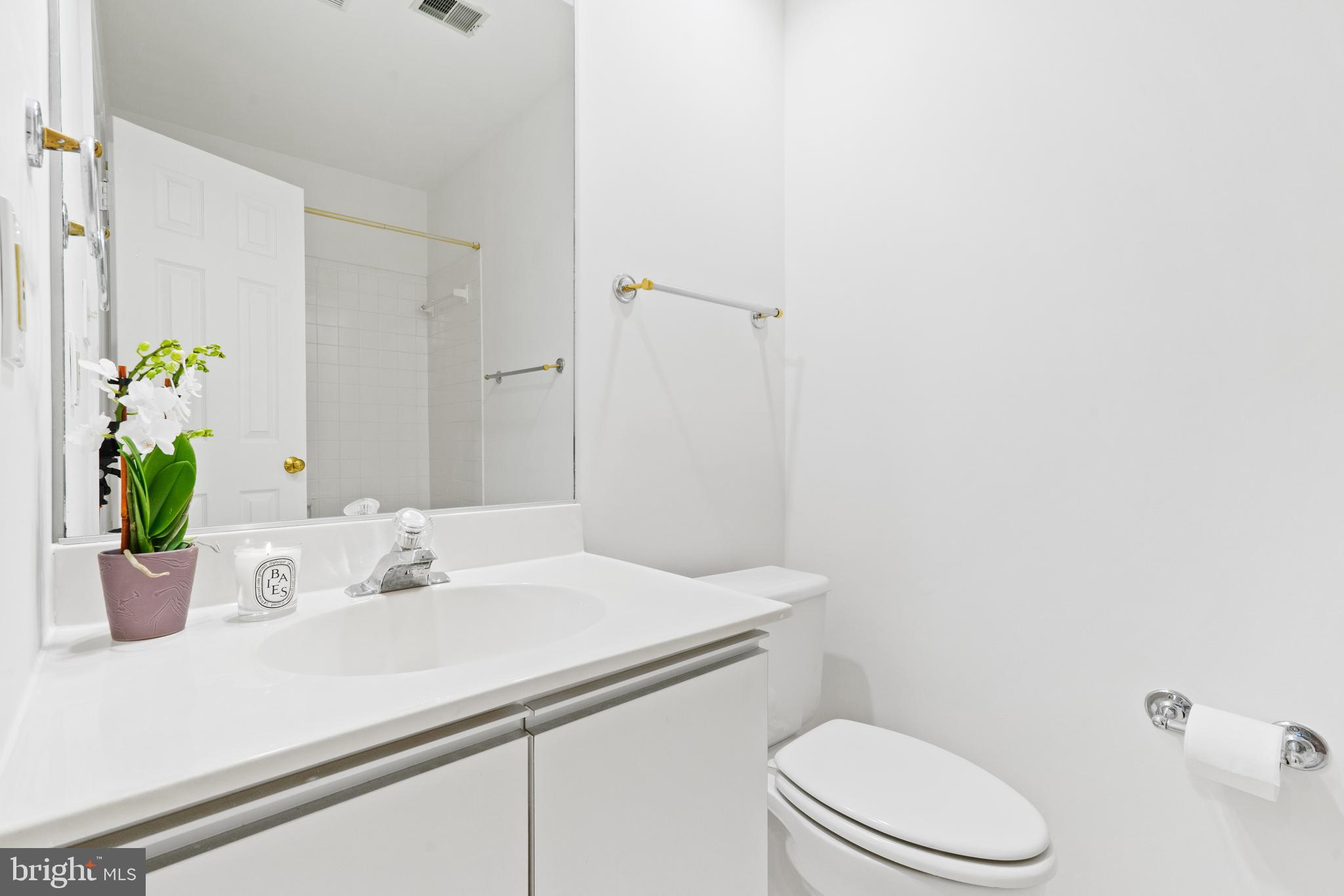 2722 Chain Bridge Rd NW