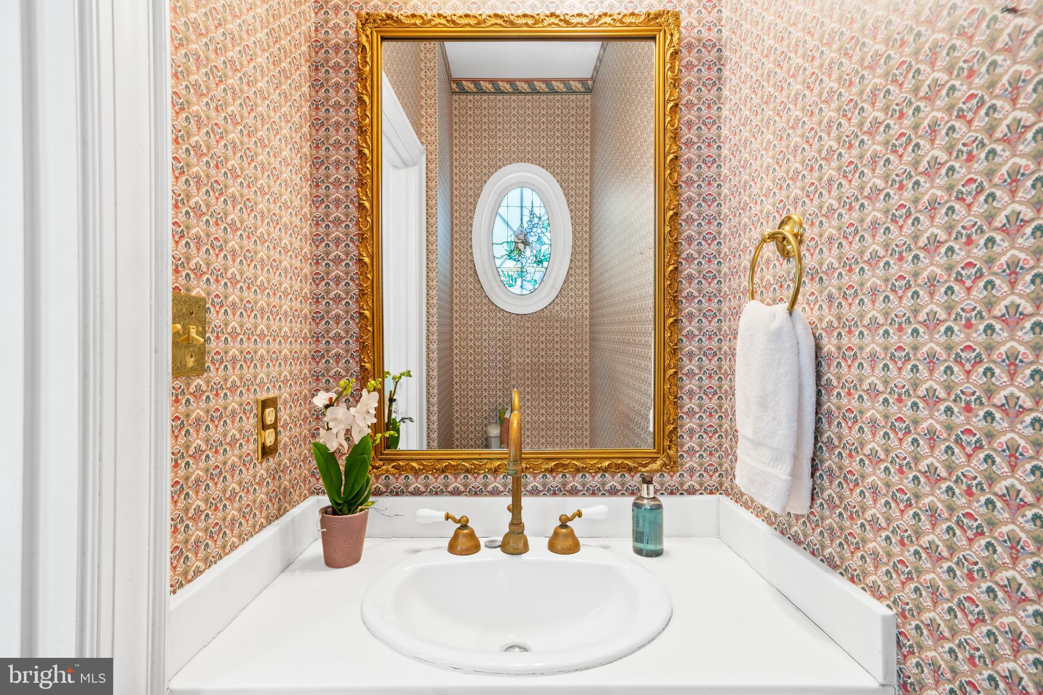 2722 Chain Bridge Rd NW