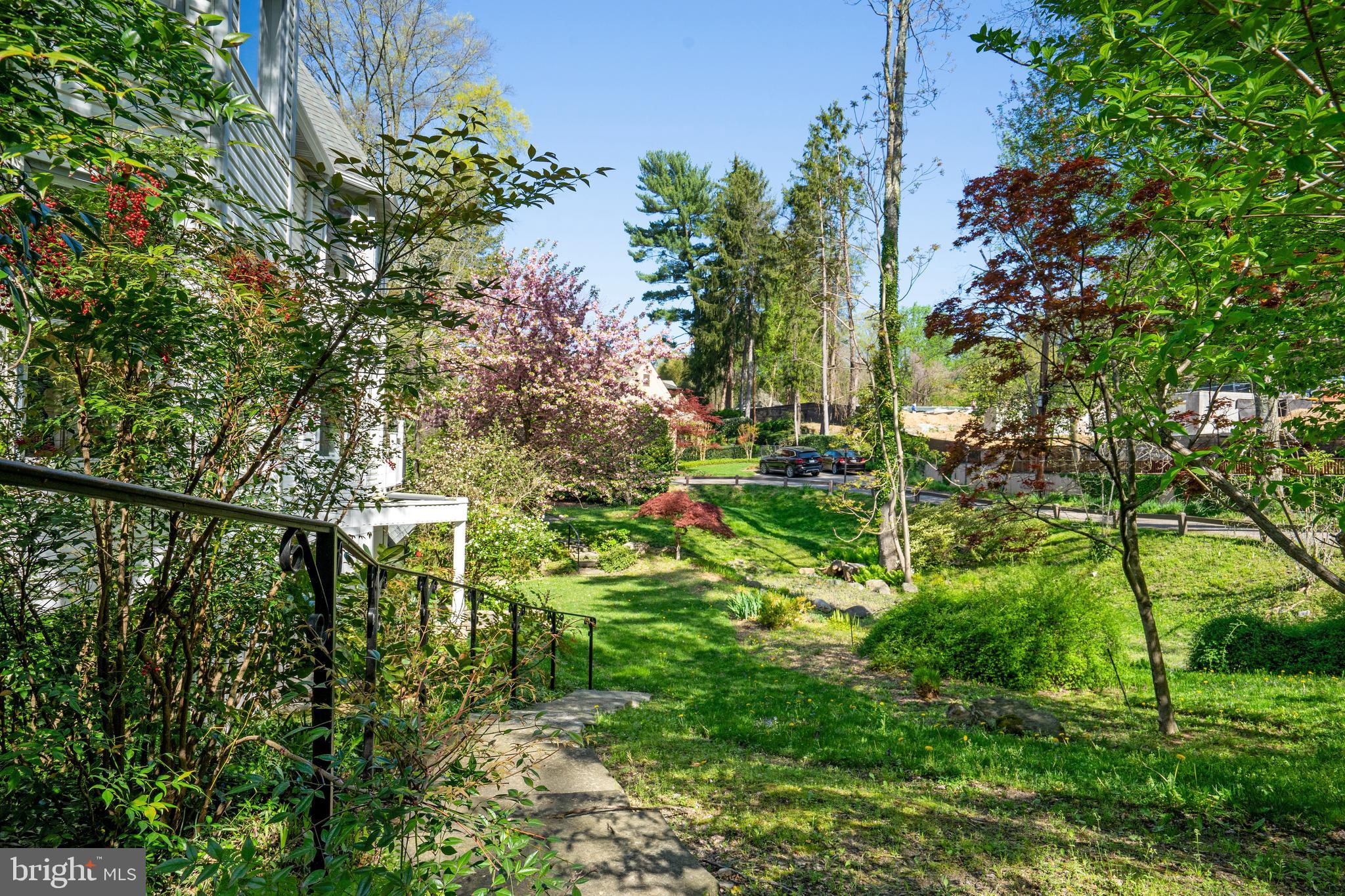 2722 Chain Bridge Rd NW