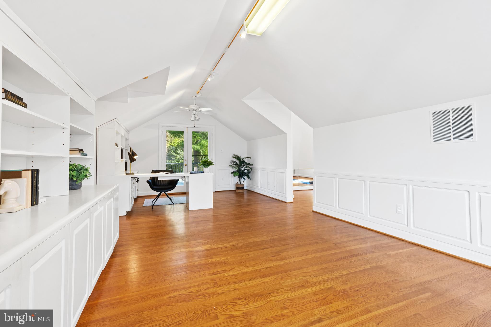 2722 Chain Bridge Rd NW