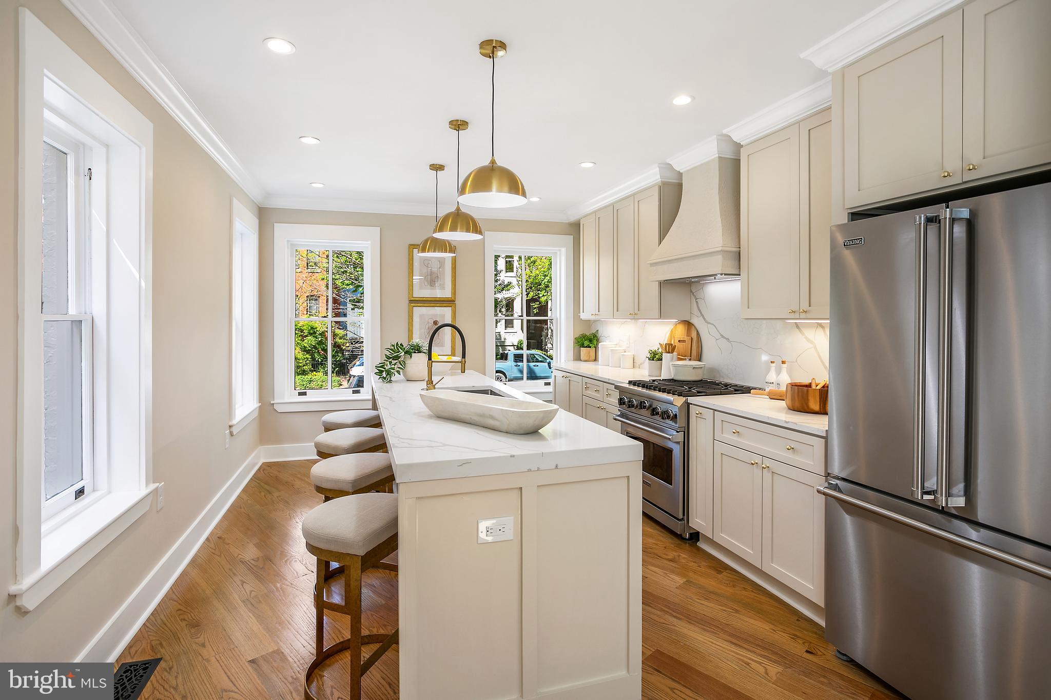 642 N Carolina Ave SE