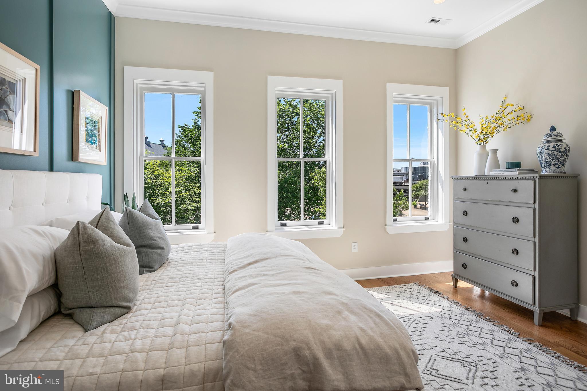 642 N Carolina Ave SE