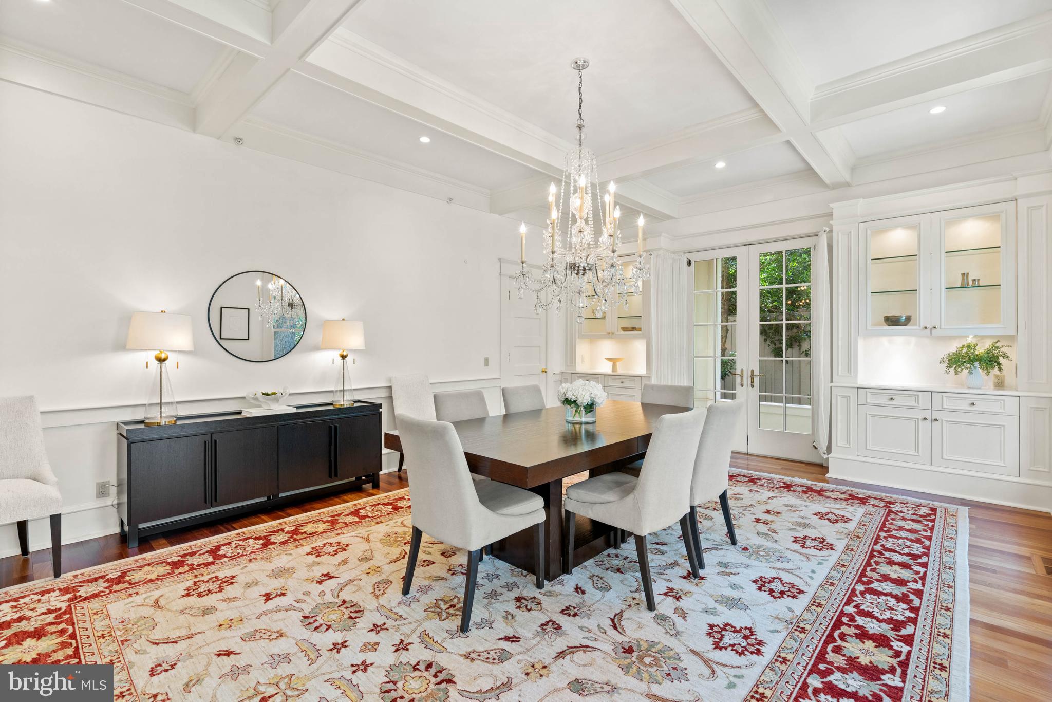 3025 University Ter NW