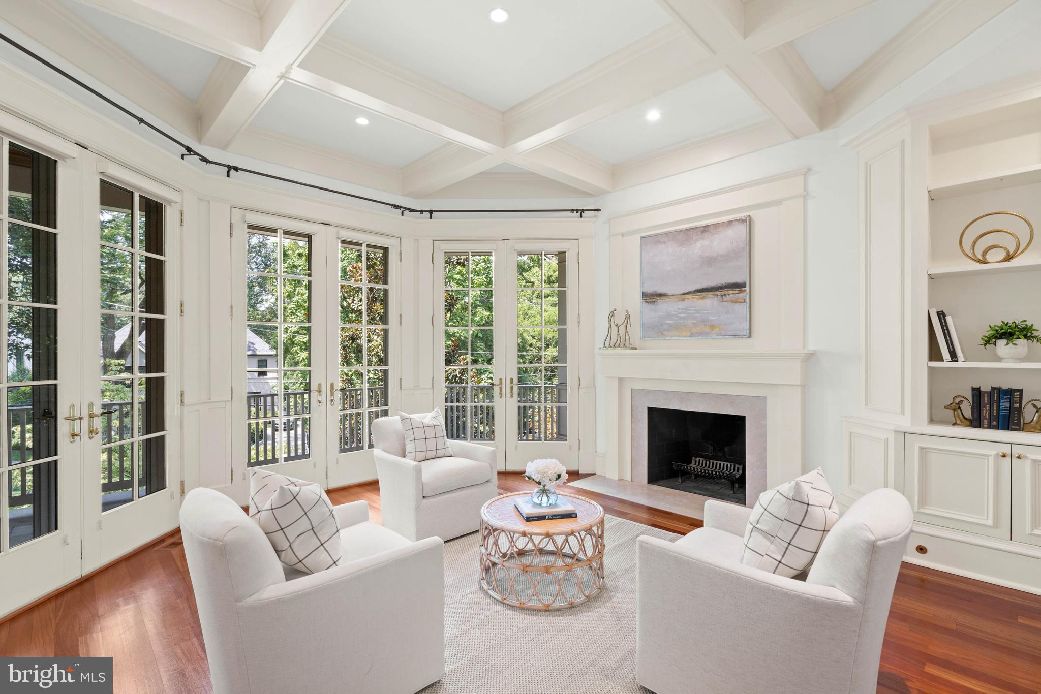 3025 University Ter NW