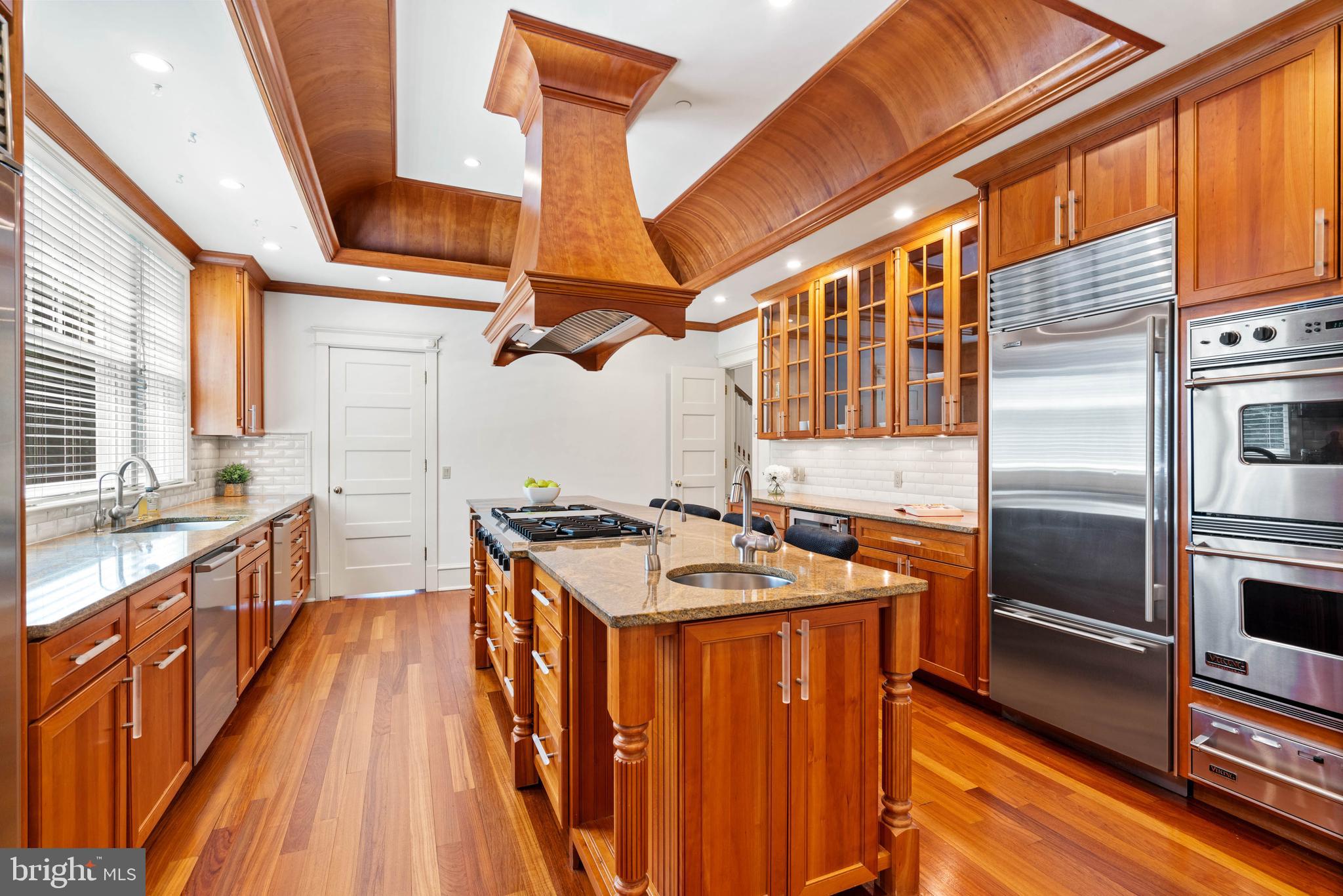 3025 University Ter NW