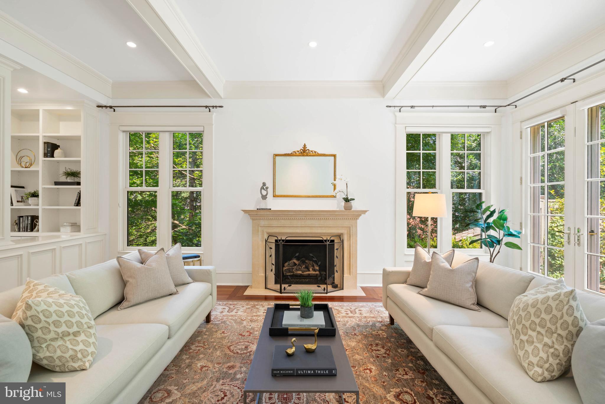 3025 University Ter NW