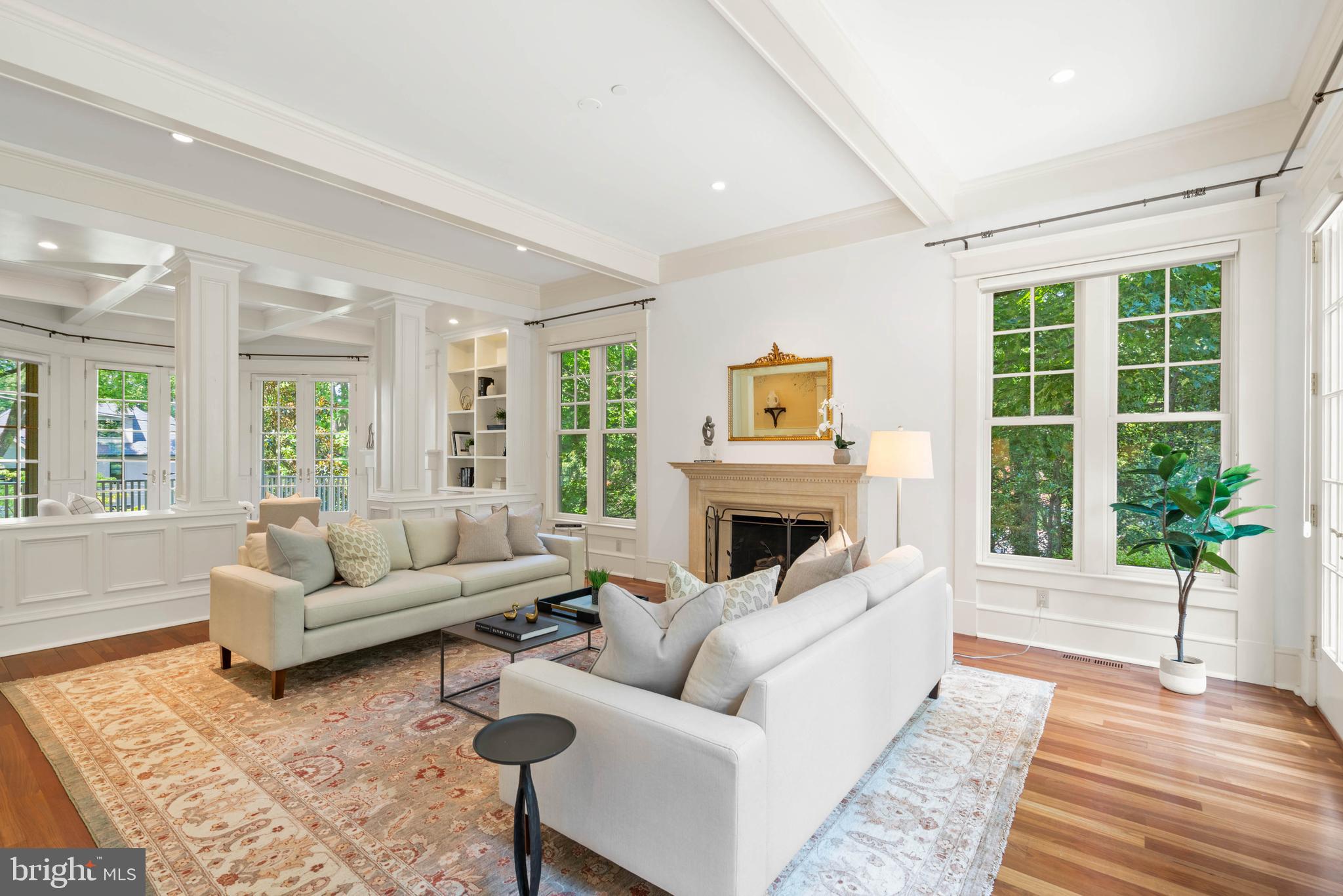 3025 University Ter NW