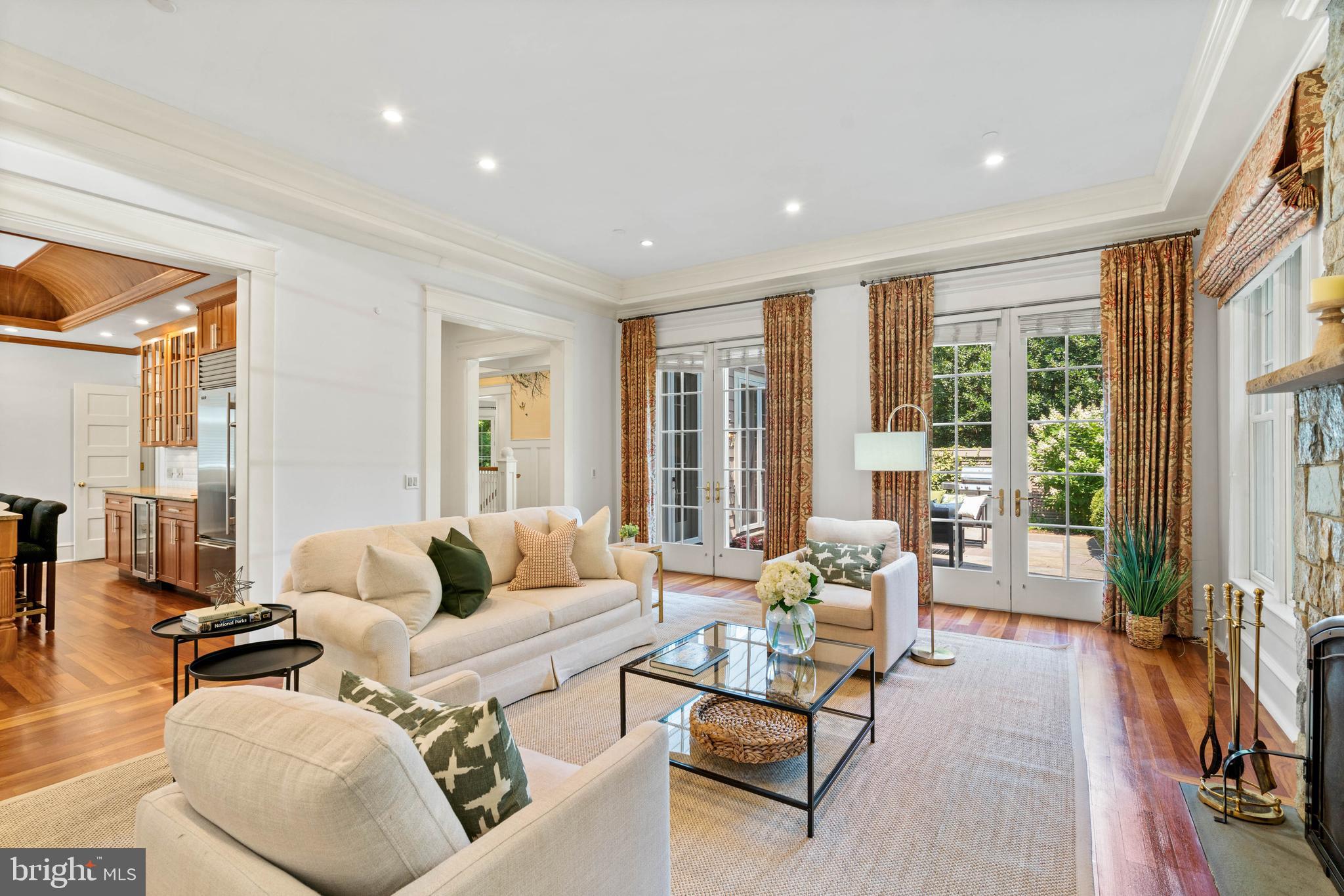 3025 University Ter NW