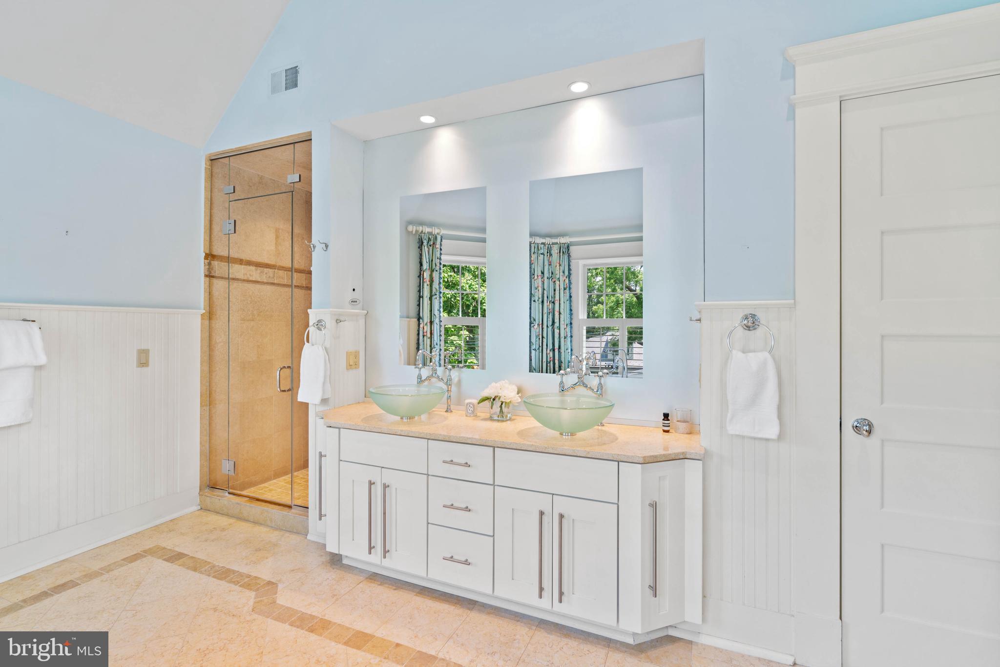 3025 University Ter NW