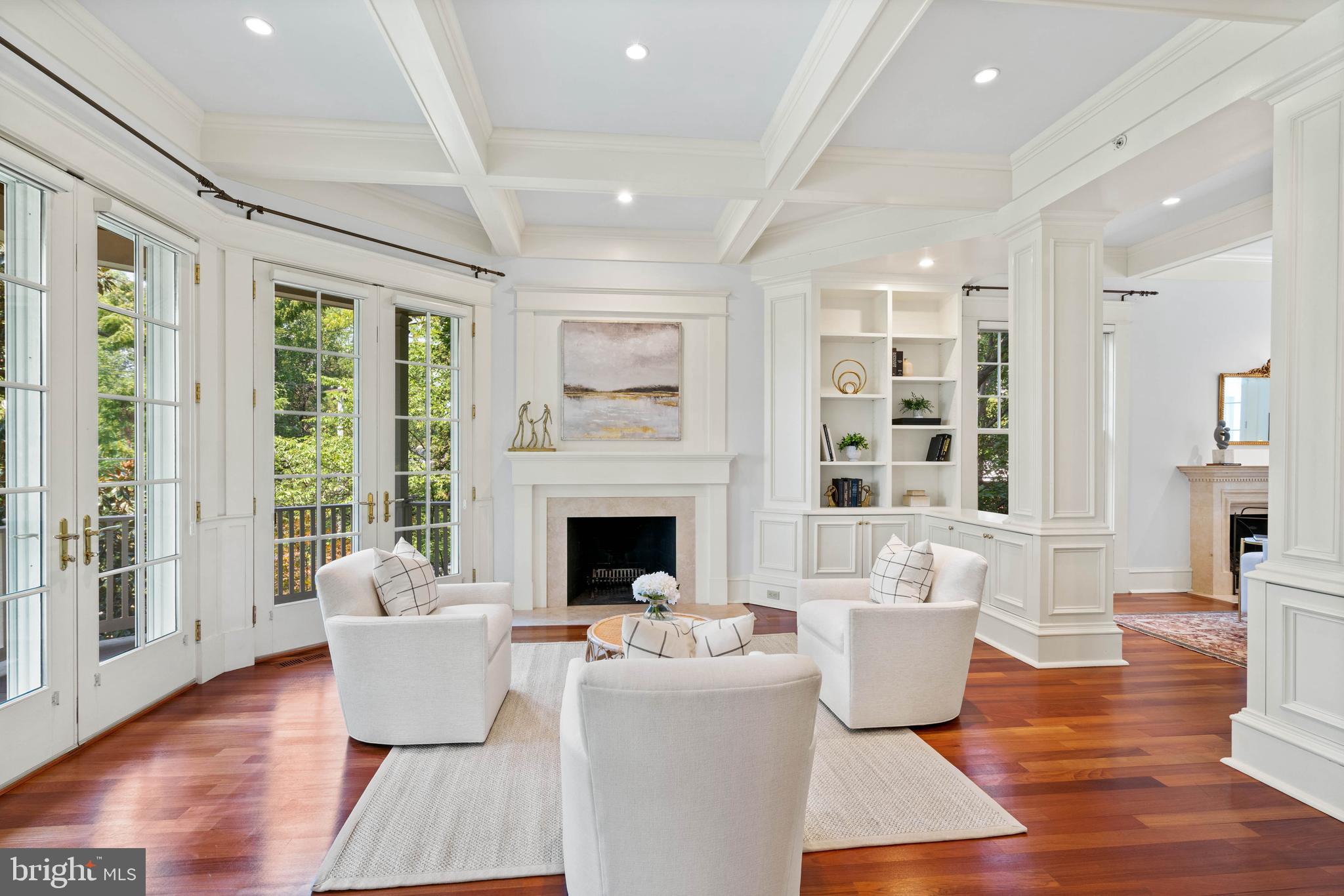 3025 University Ter NW