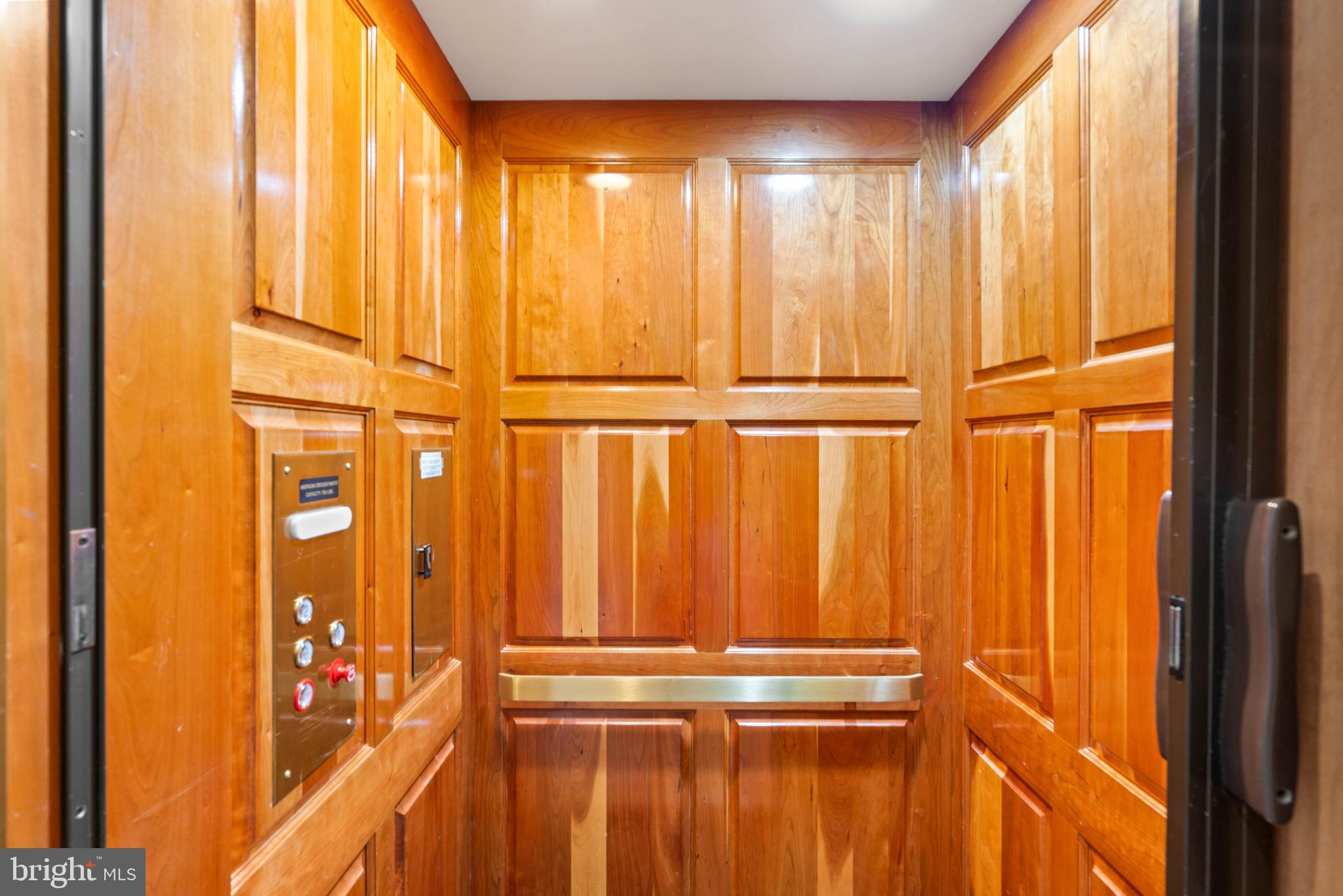 3025 University Ter NW