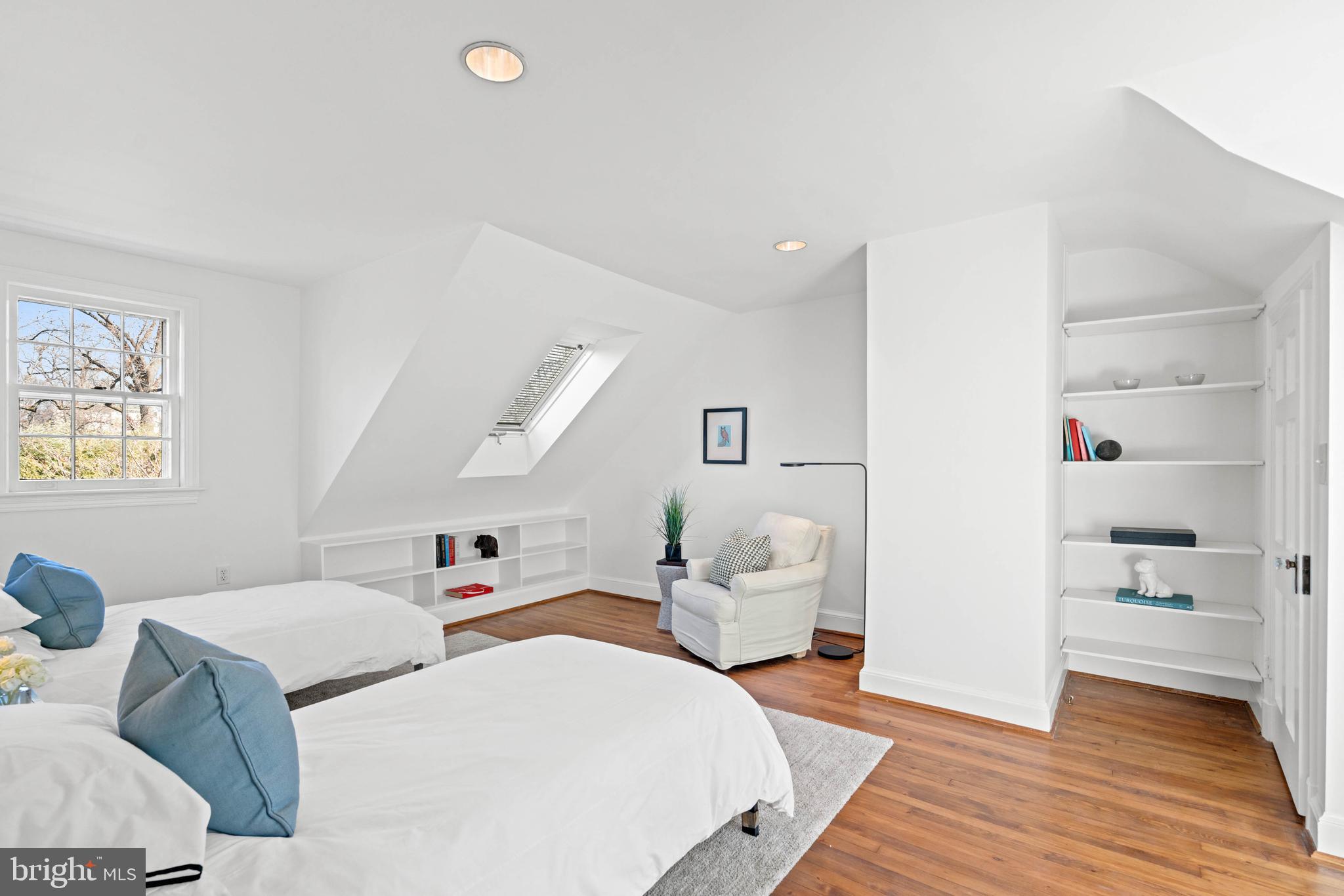 3549 Springland Ln NW