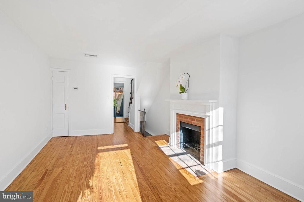 2621 O St NW