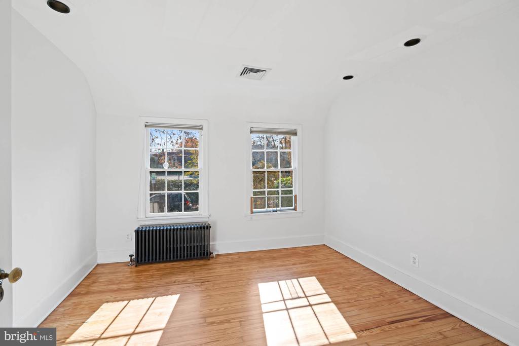 2621 O St NW