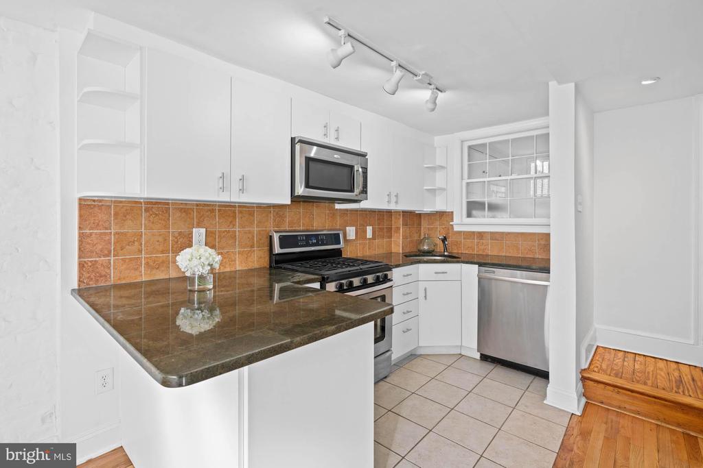 2621 O St NW