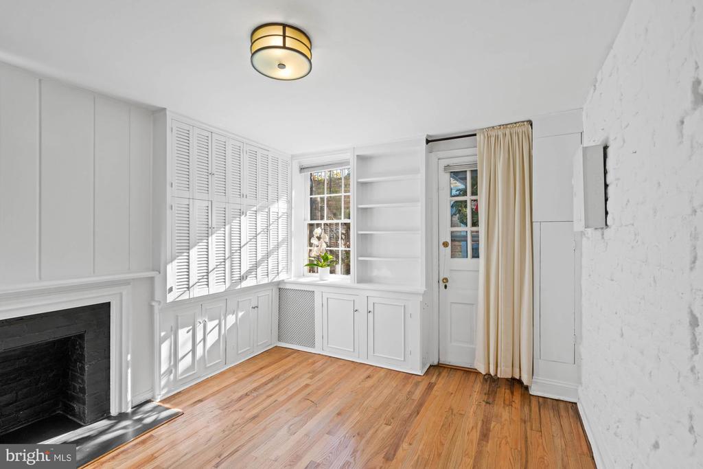 2621 O St NW