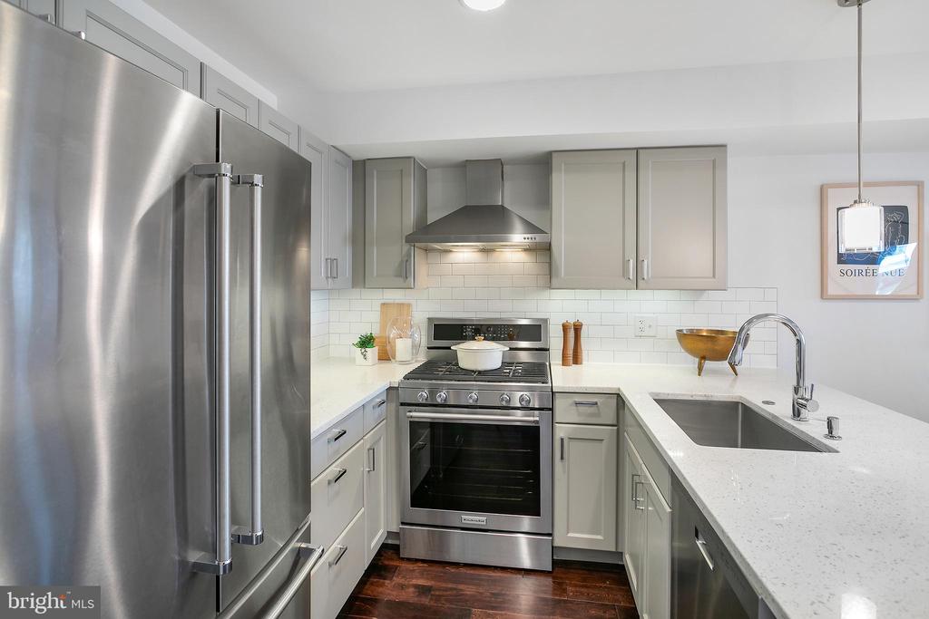 1433 K St SE #202