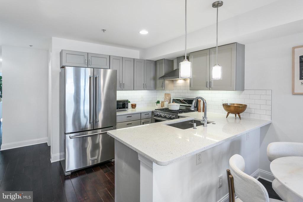 1433 K St SE #202