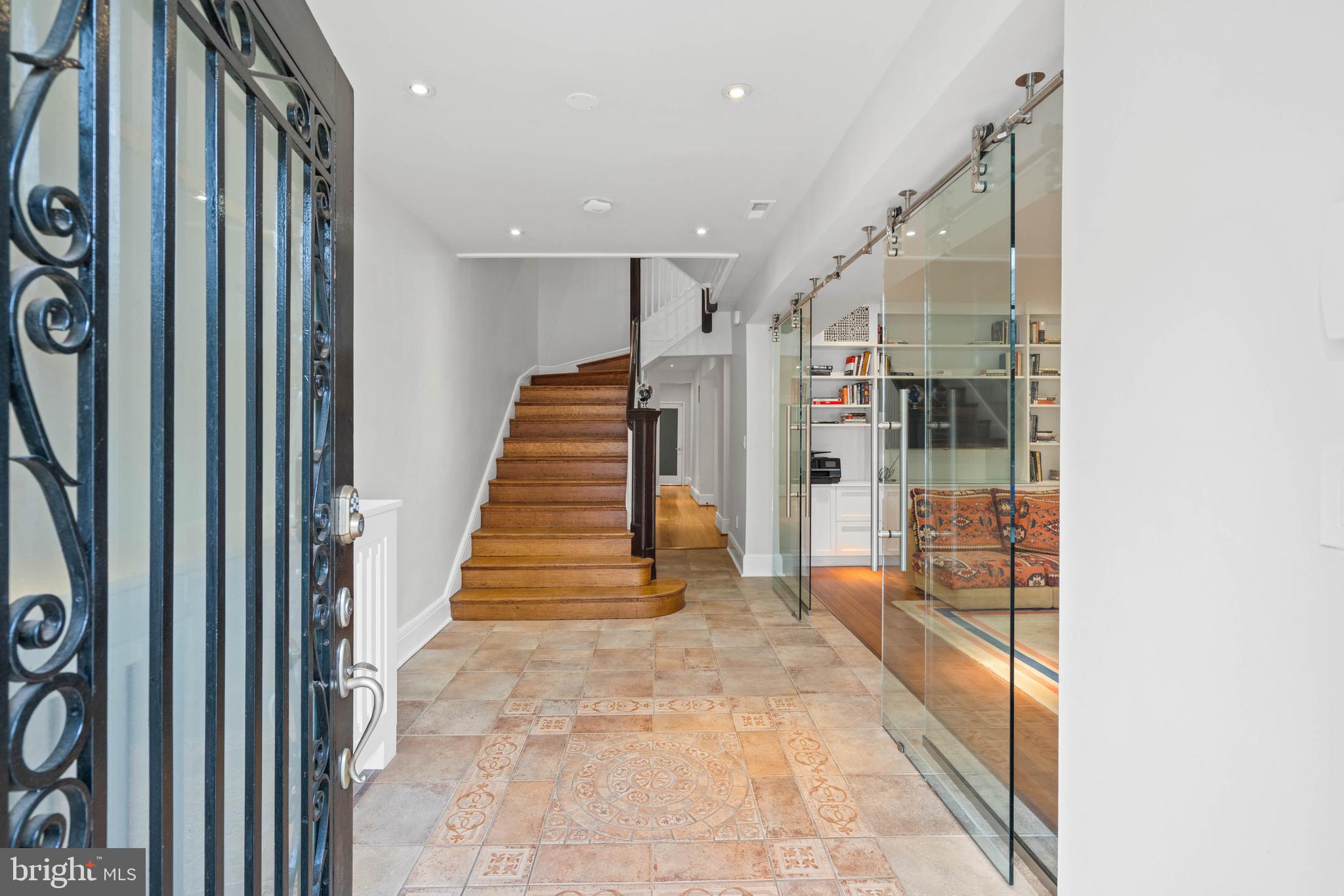 2306 California St NW