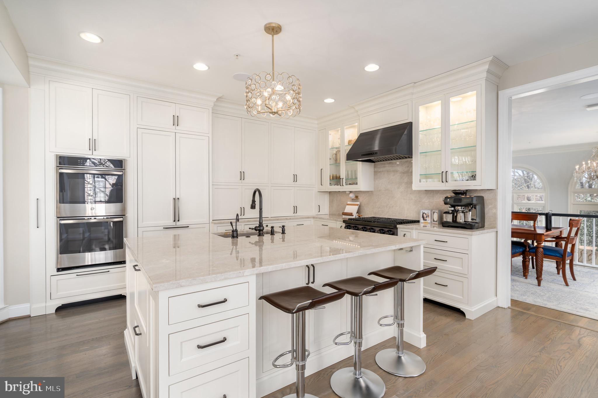 3910 Hillandale Ct NW