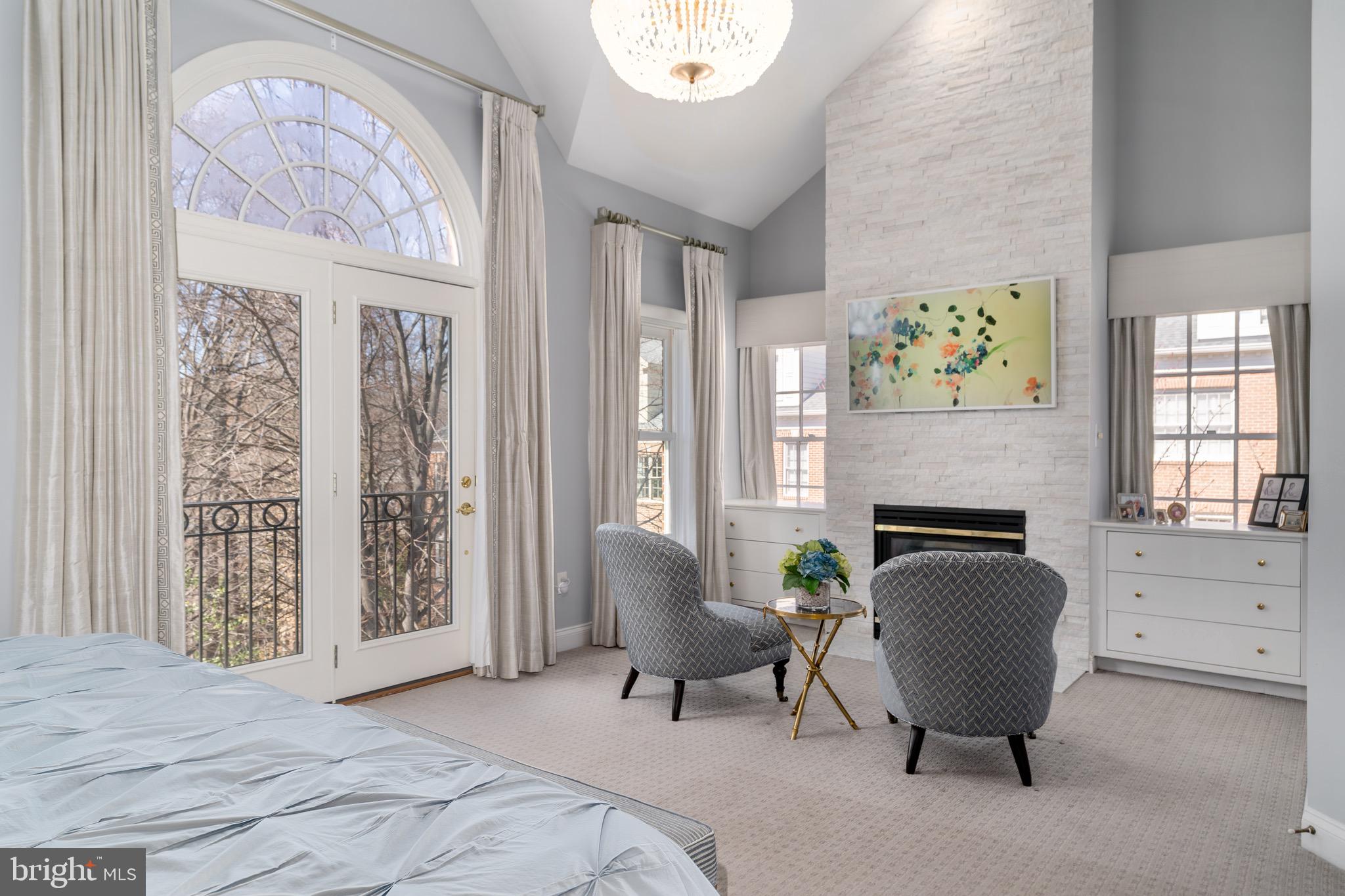 3910 Hillandale Ct NW