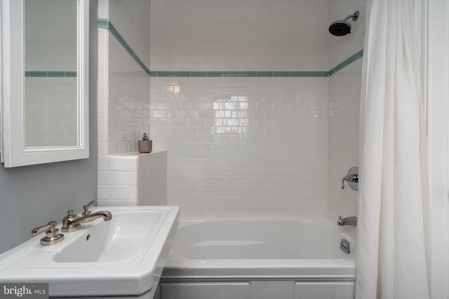 2716 36th Pl NW