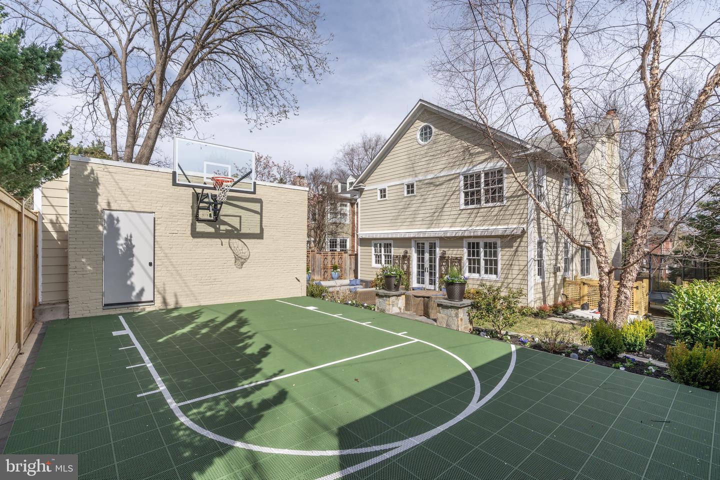2716 36th Pl NW