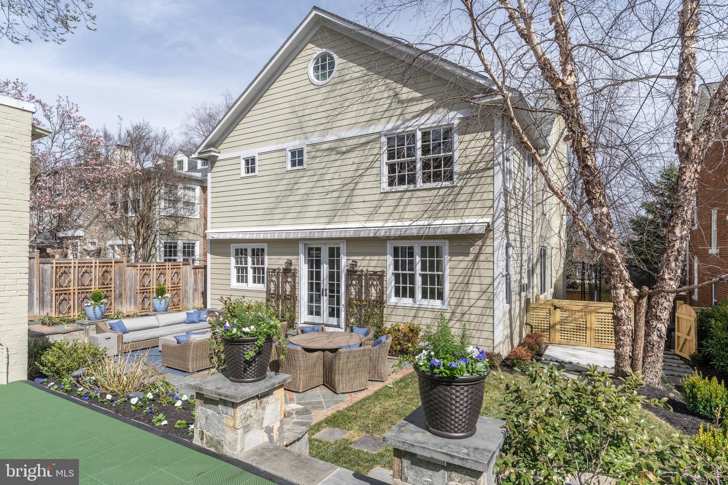 2716 36th Pl NW