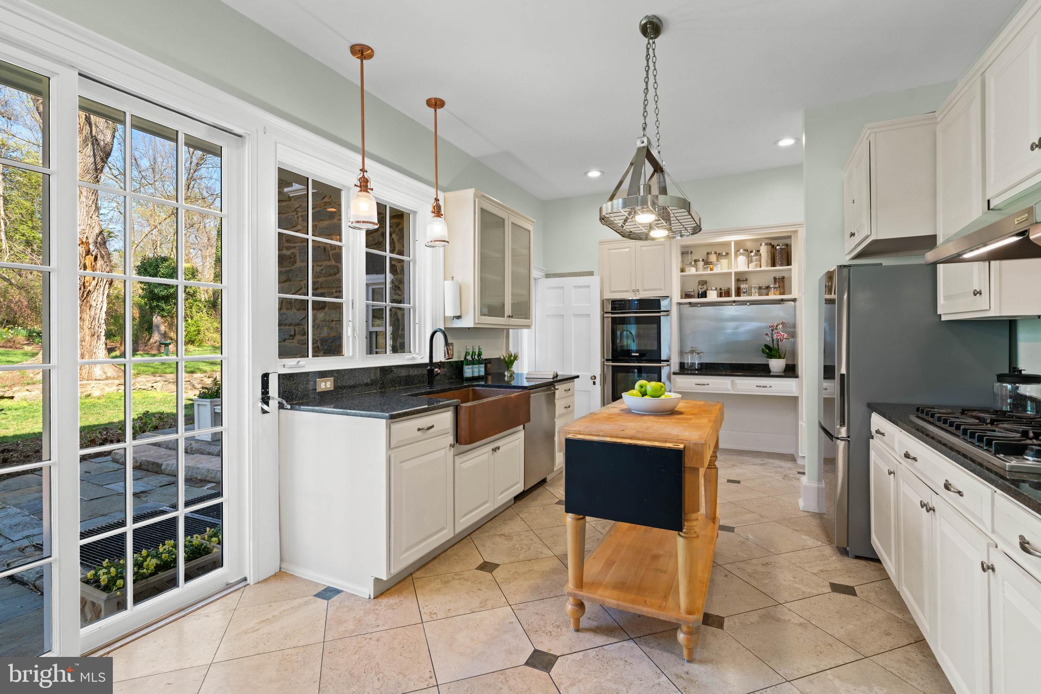 2325 Porter St NW