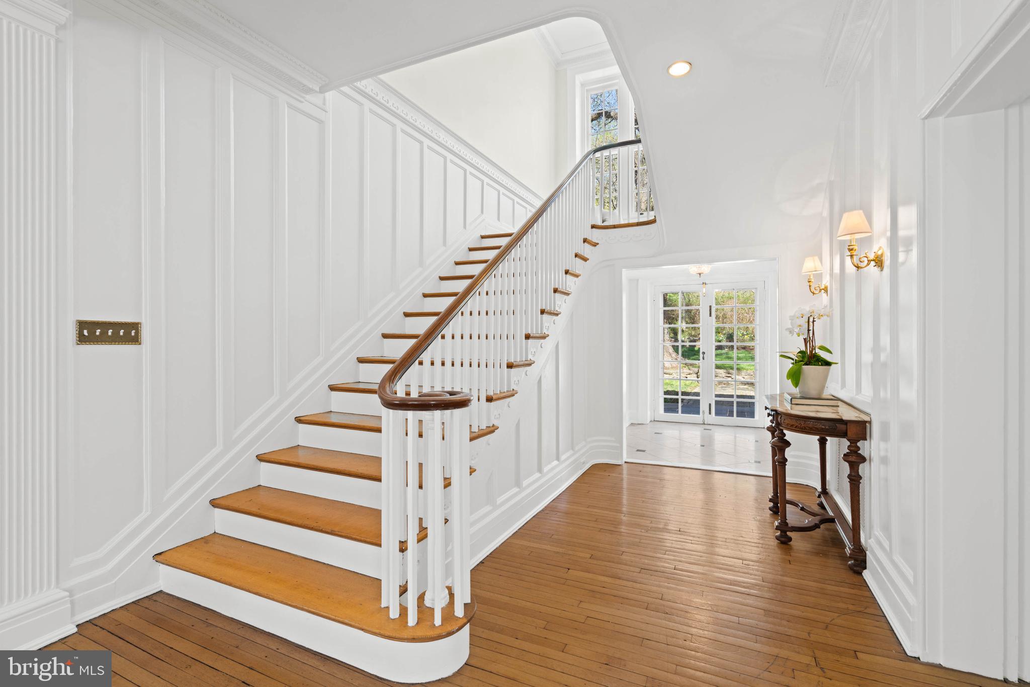 2325 Porter St NW