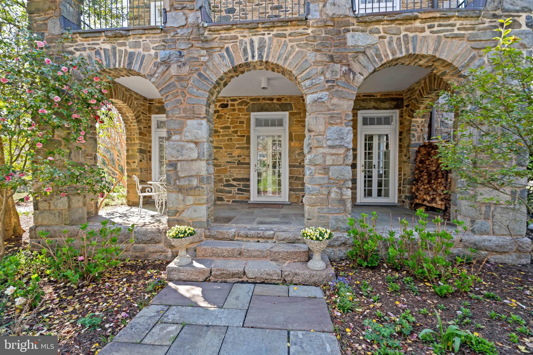2325 Porter St NW