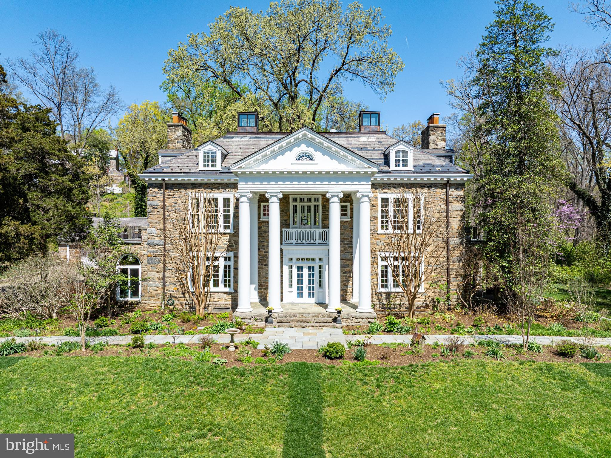 2325 Porter St NW