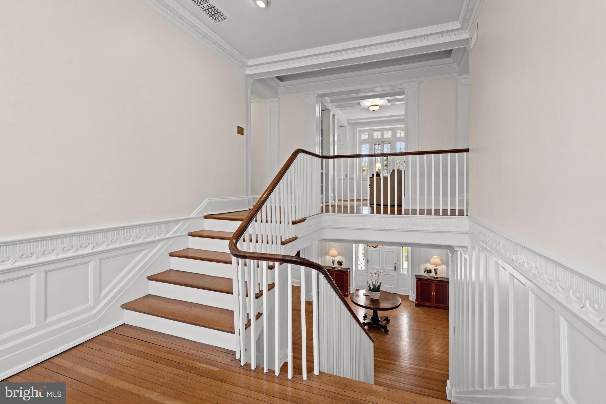 2325 Porter St NW