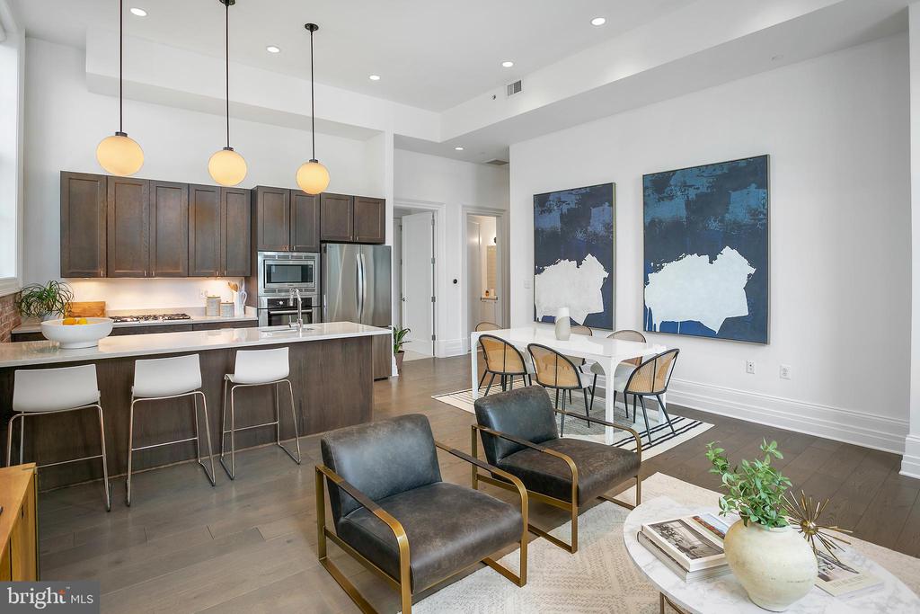 901 D St NE #102