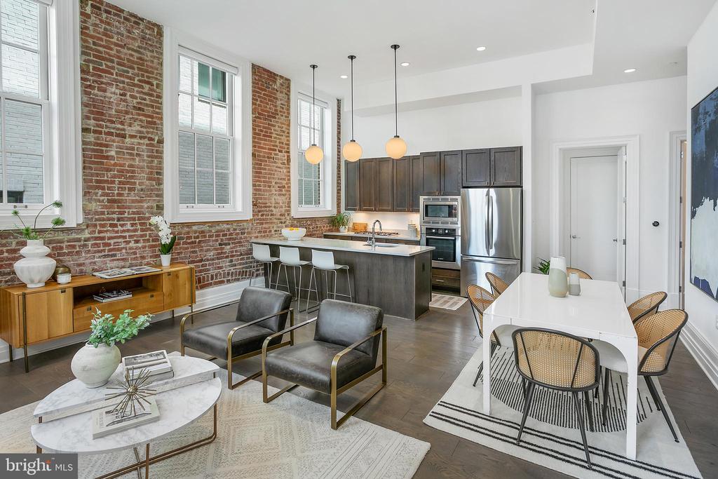 901 D St NE #102
