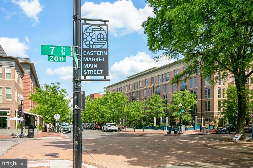 901 D St NE #102