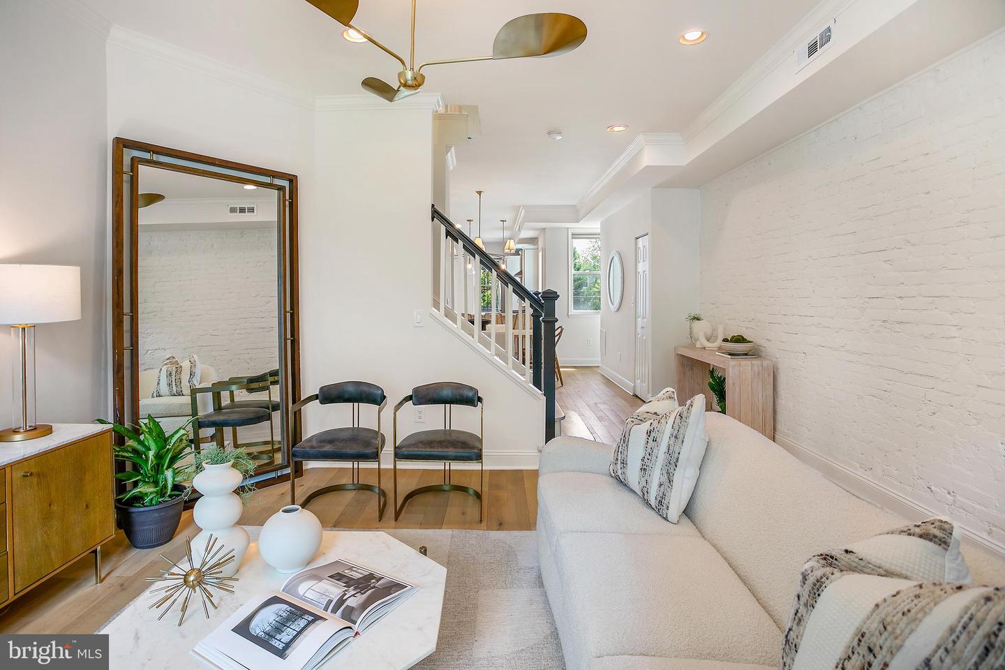 64 V St NW