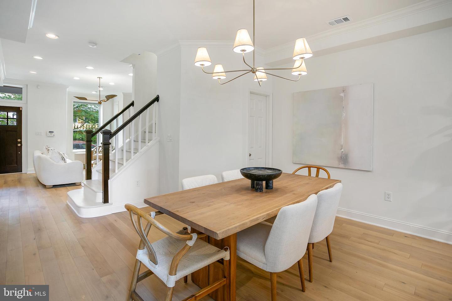64 V St NW